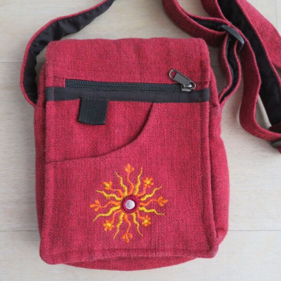 Red Cotton Crossbody Bag Sun Embroidery Adjustable Strap Zipper Pockets Nepal - Picture 7 of 7